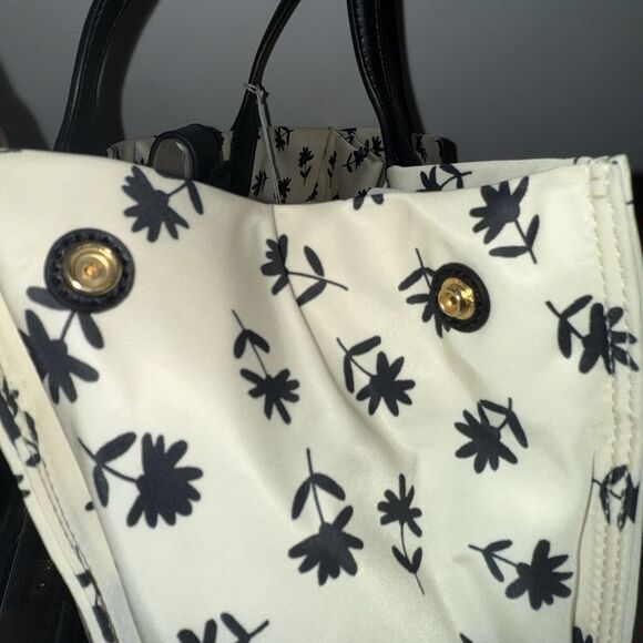 Tory Burch Ella Ivory Daisy Print Nylon Leather Tote Bag NWT - Picture 6 of 9